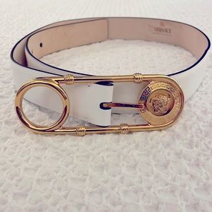 Versace leather belt medusa.